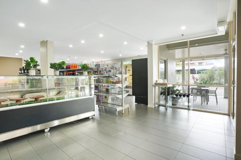 Resort Apartment with 9 Pools & Spa Cairns One - image 3