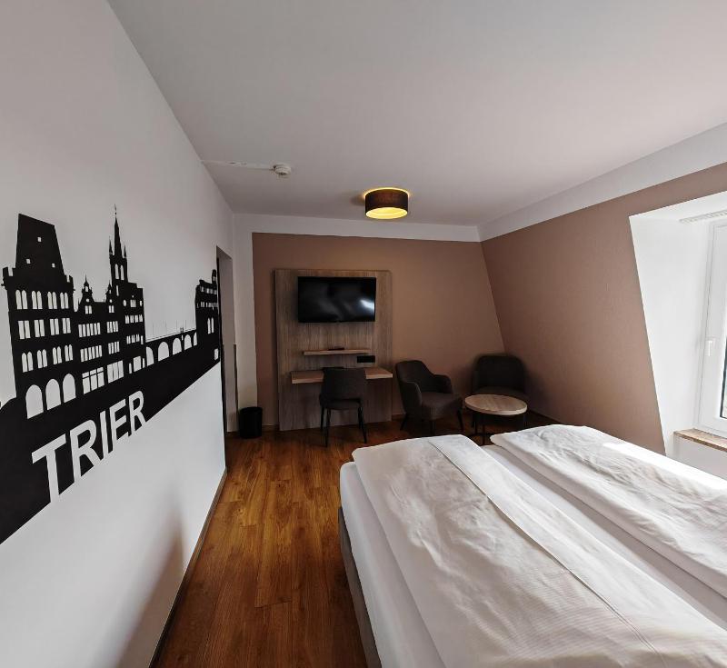 Comfort Double Room image 3