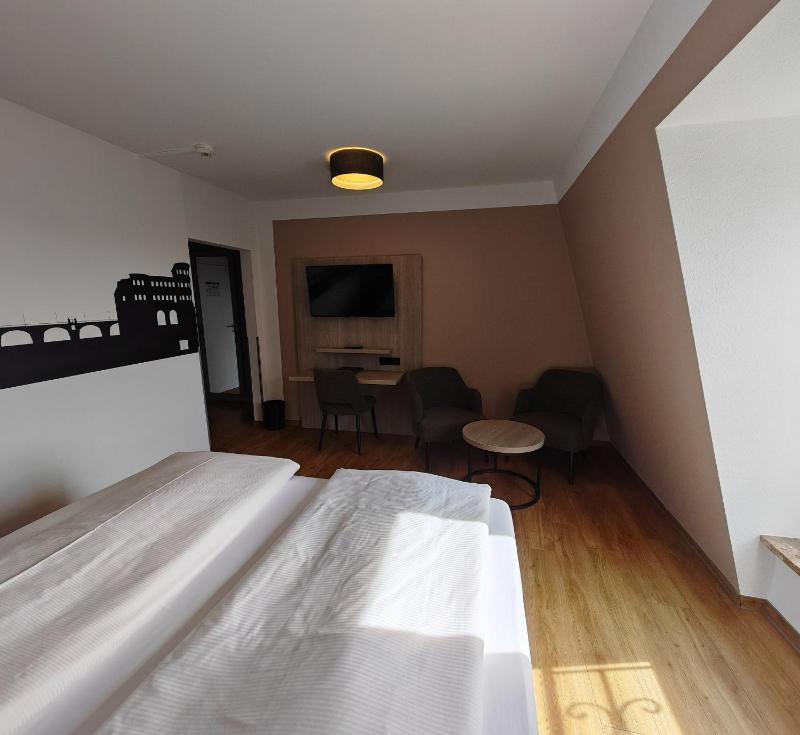 Business Double Room image 3
