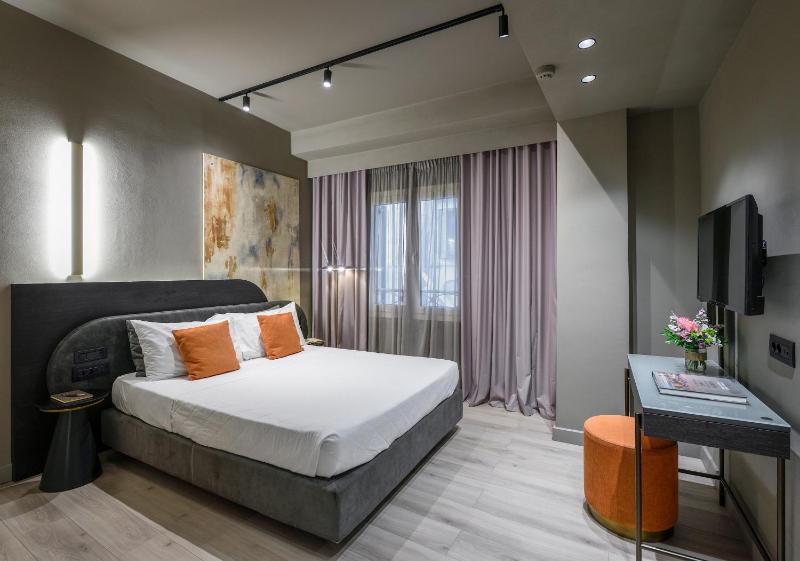 Double Room image 1