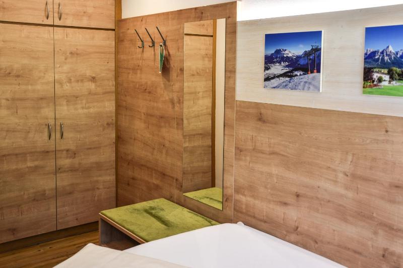 Single Room image 4
