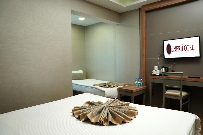 Basic Triple Room image 1