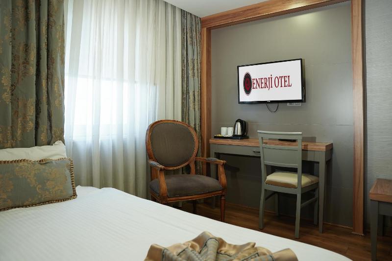 Large Double Room image 3