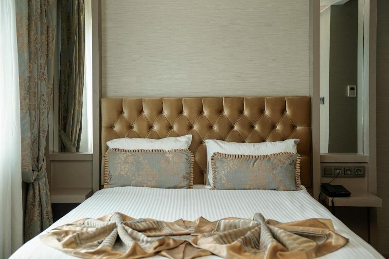 Large Double Room image 4