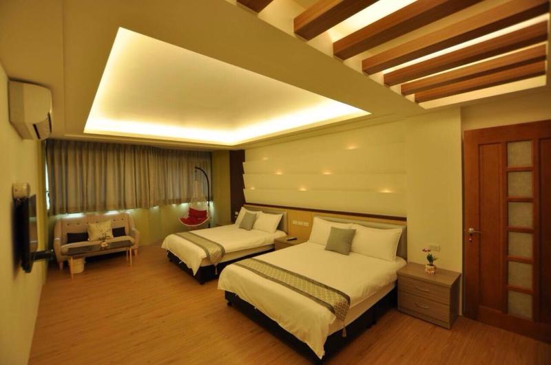Superior Quadruple Room image 2
