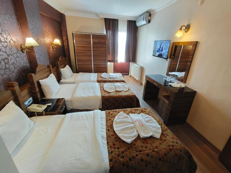 Standard Triple Room image 4