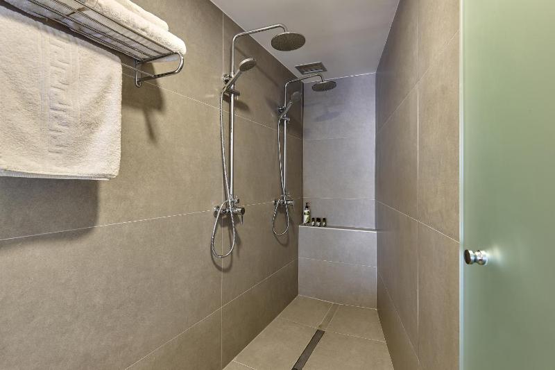 Superior Junior Suite with Sea View and Hot Tub image 1