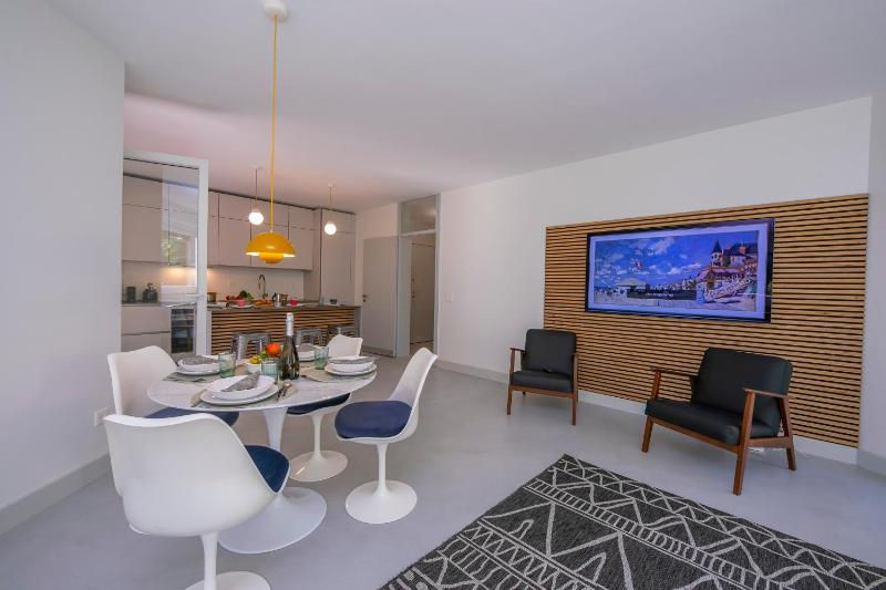 Coloratura Frontlake Lugano with Terrace - Happy Rentals - image 27
