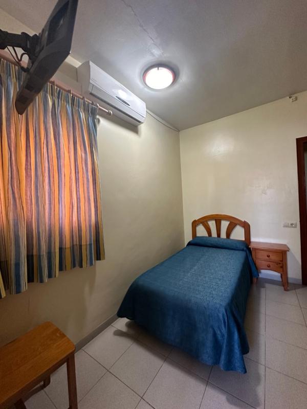 Single Room image 4