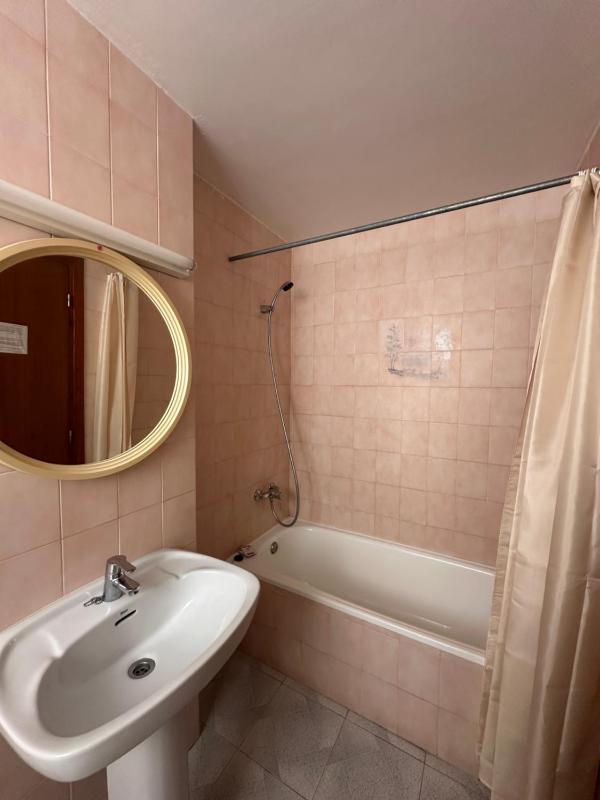 Economy Quadruple Room image 2