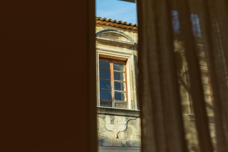 Double Room with Balcony image 1