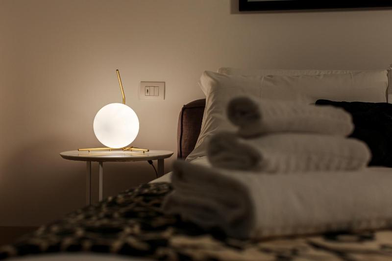 Large Double Room image 1