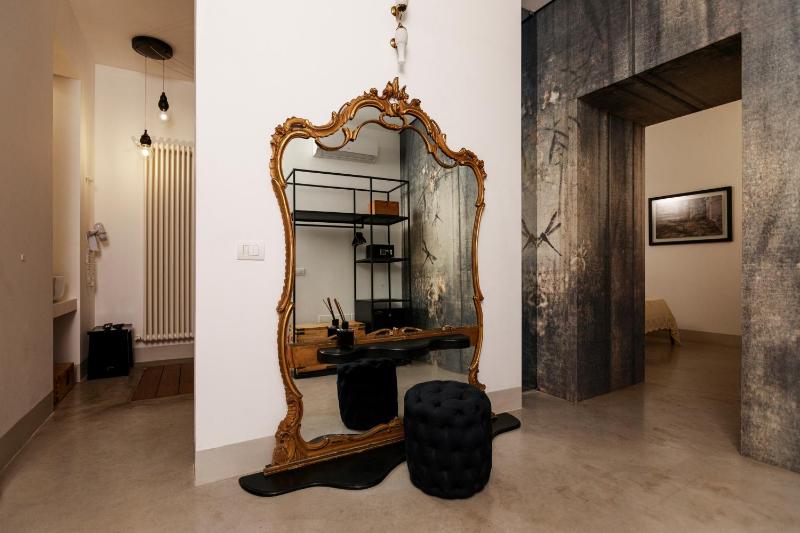 Superior Double Room image 2