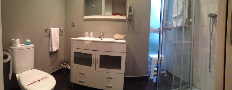 Quadruple Room image 2