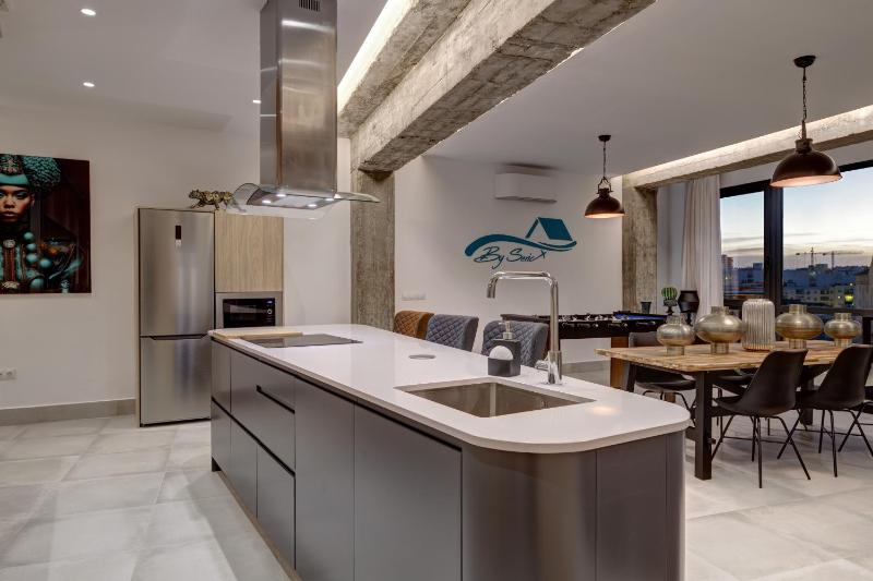 Apartment Tribuna Center By Seric15' walking to the beach - image 16