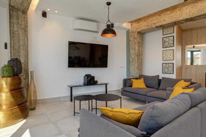 Apartment Tribuna Center By Seric15' walking to the beach - image 26
