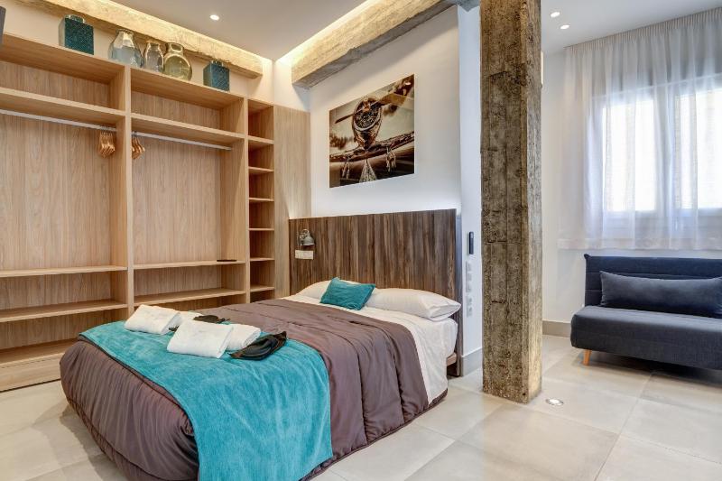 Apartment Tribuna Center By Seric15' walking to the beach - image 5