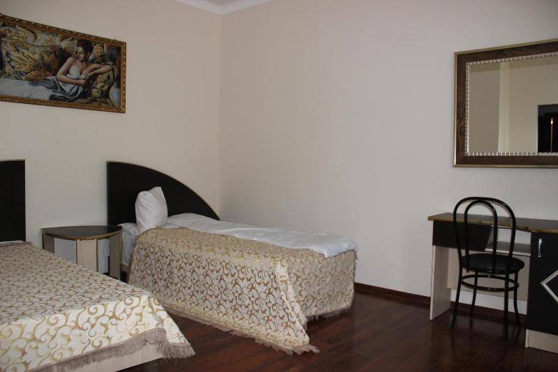Twin Room image 1