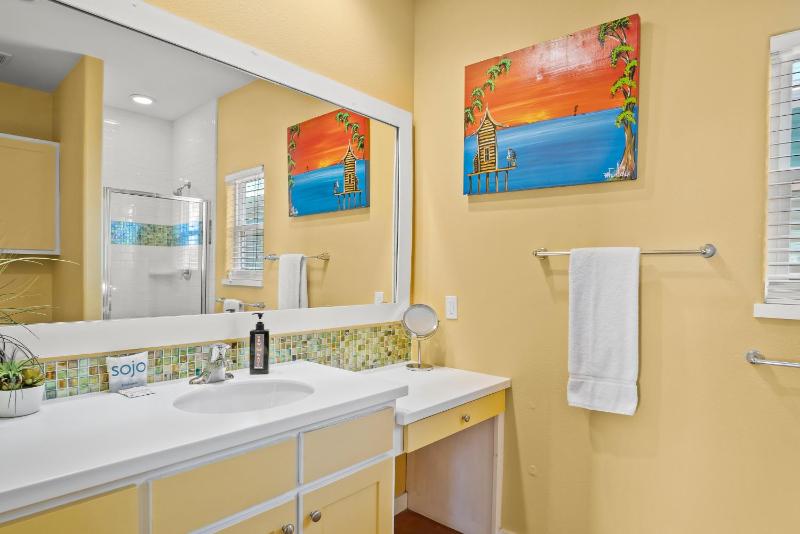 Palm Sun Daze Village Walk - image 30