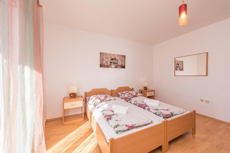 Family Friendly Pool House Ana near Zadar - Happy Rentals - image 14