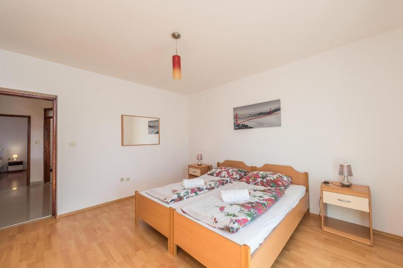 Family Friendly Pool House Ana near Zadar - Happy Rentals - image 10