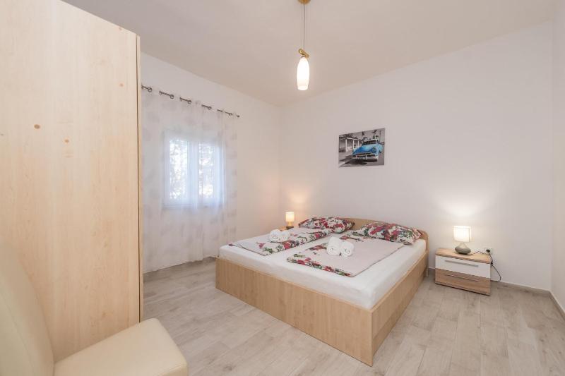 Family Friendly Pool House Ana near Zadar - Happy Rentals - image 5