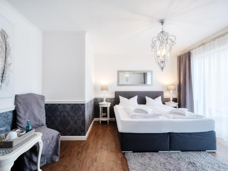Double Room image 2