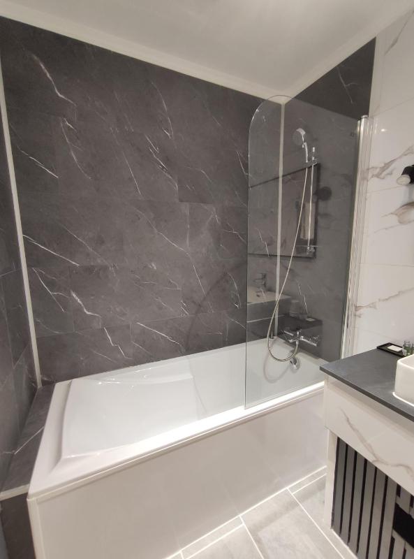 Standard Triple Room image 2