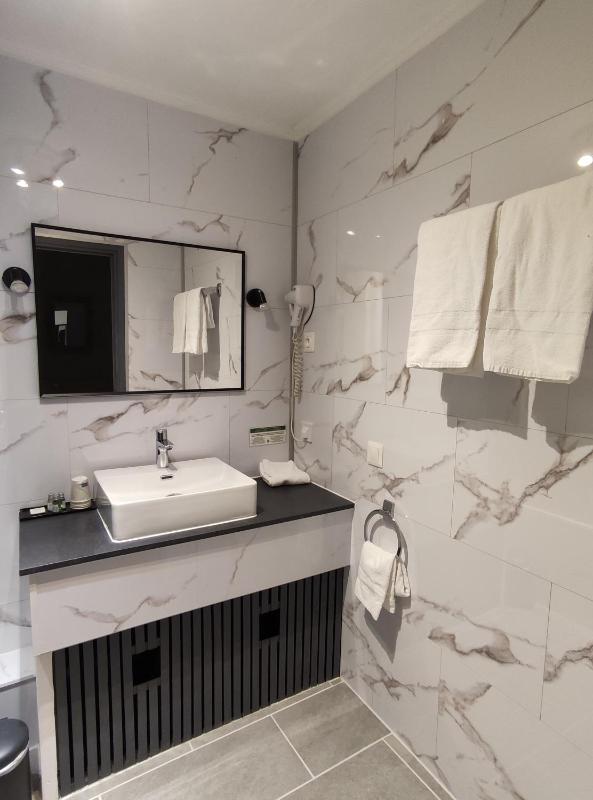 Standard Triple Room image 3
