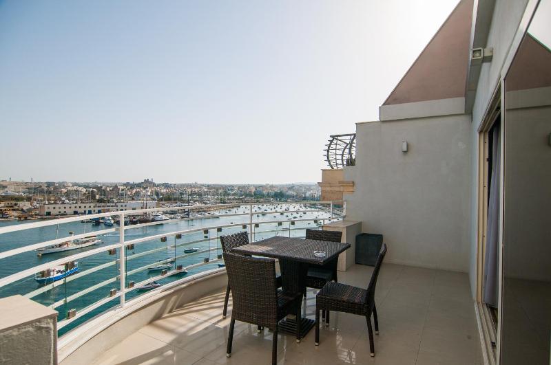 Junior Suite with Sea View - Penthouse image 3