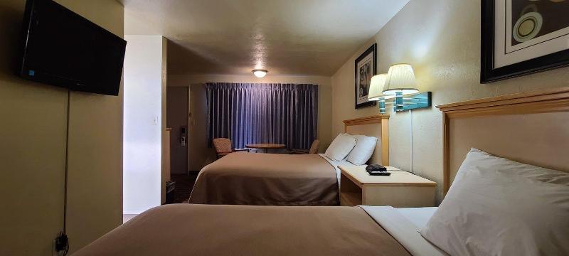 Standard Double Room image 3
