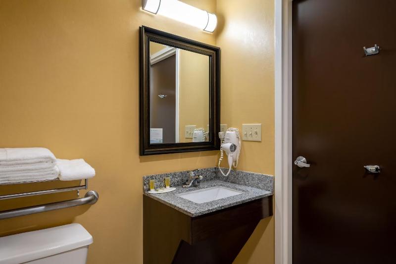 King Room - Non-Smoking image 2