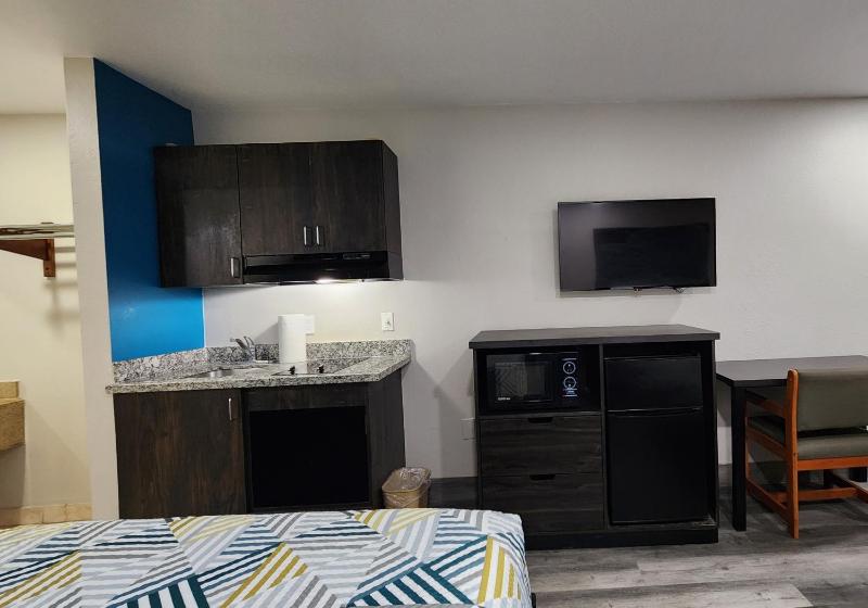 Double Room image 2