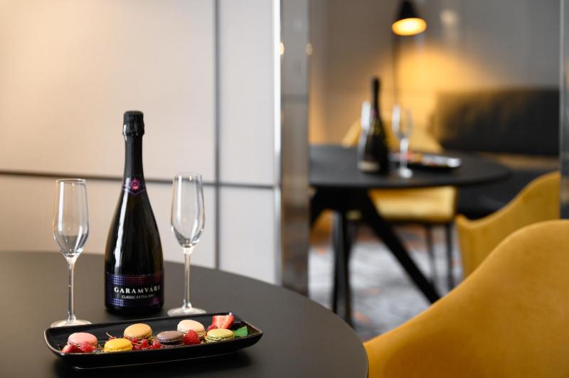 Junior Suite image 2