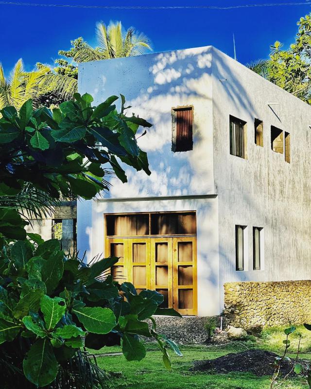 Mango House. Padura studio Images