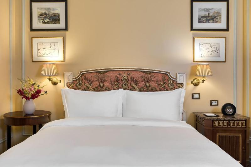 Classic, Guest room, 1 King, Courtyard view image 3