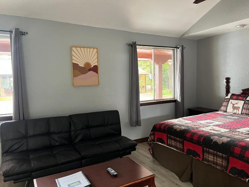 Standard Suite image 2