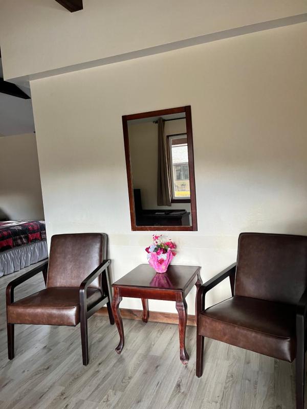 Deluxe Room image 2