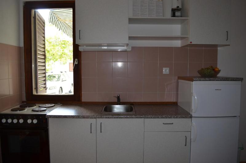 One-Bedroom Apartment image 4