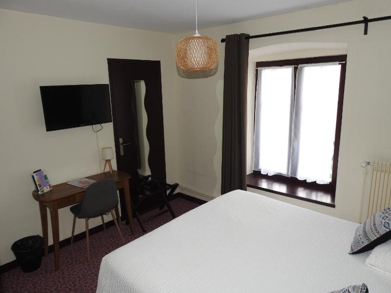 Double Room with Garden View image 1