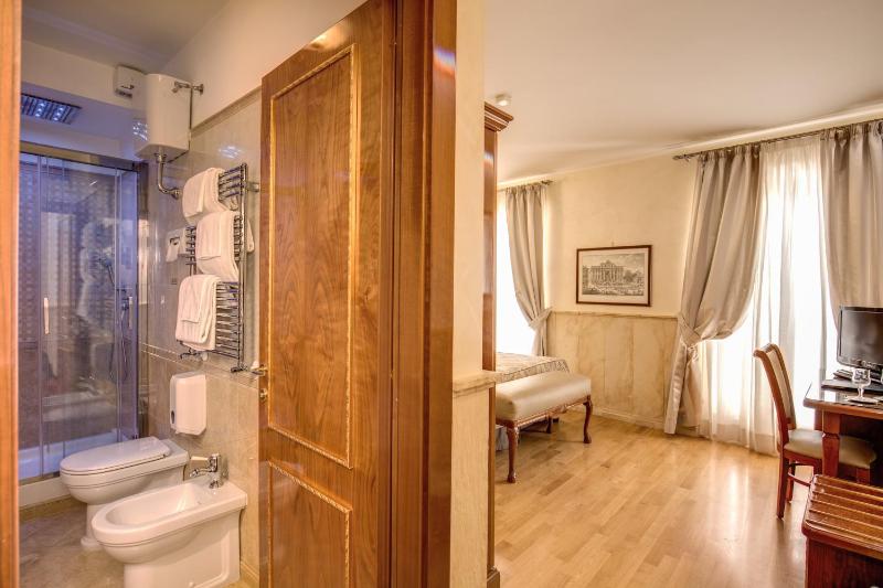 Single Room image 4