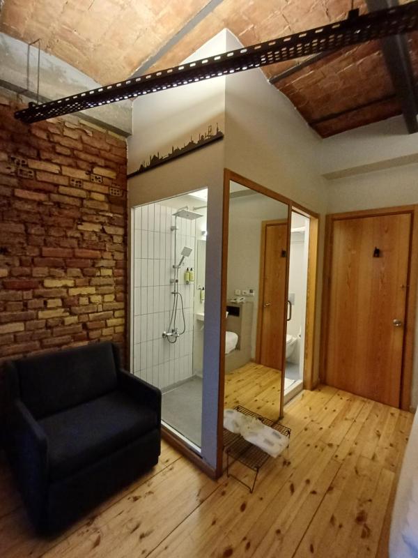 Superior Double or Twin Room with Brick Wall image 2
