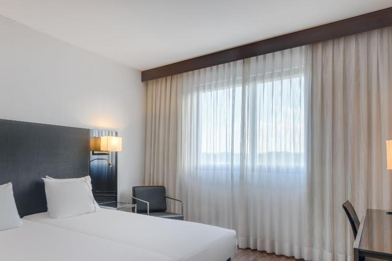 Standard Twin Room, Guest room, 2 Twin/Single Bed(s) image 4