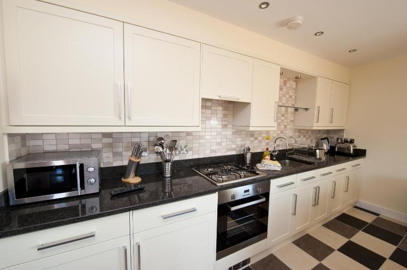Harbourside Apartments with Private Parking - image 14