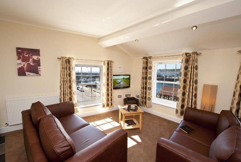 Harbourside Apartments with Private Parking - image 13
