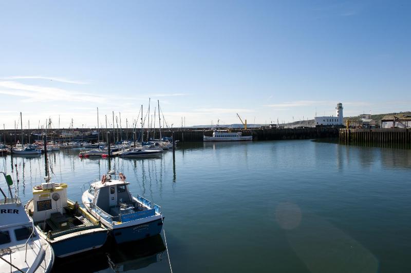 Harbourside Apartments with Private Parking - image 15