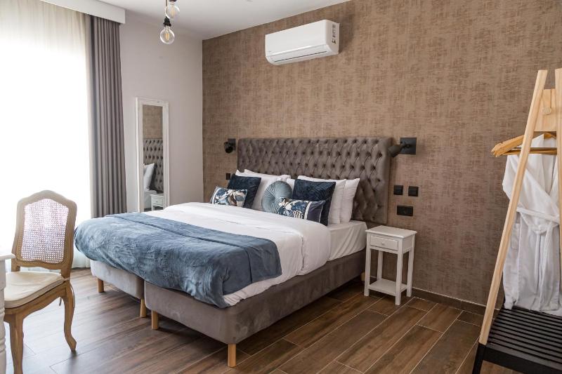 Double or Twin Room image 2