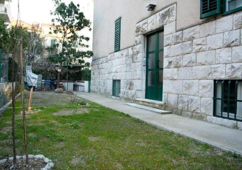 Apartment Lina near beach&Old town - image 4