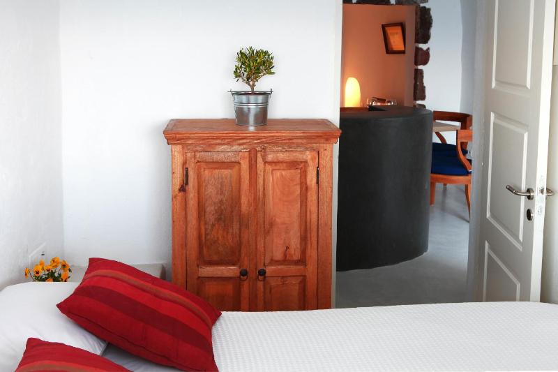 Menias Cave House - image 20