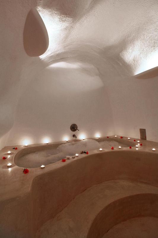 Menias Cave House - image 39